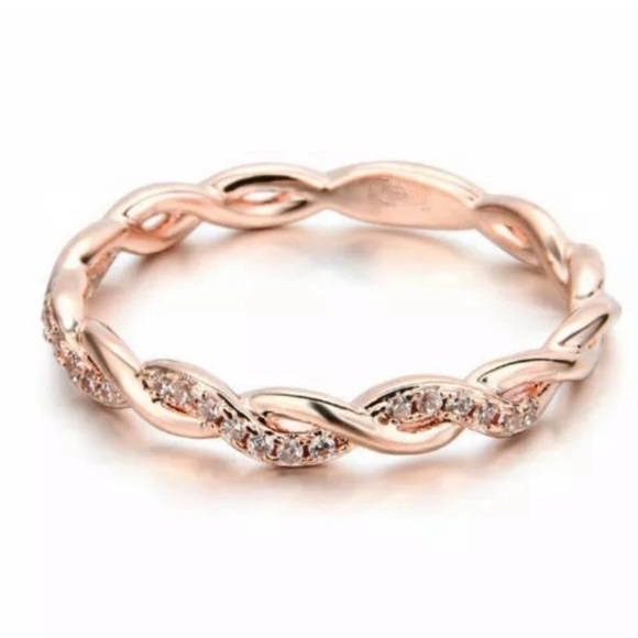 RoseGold Twisted Gorgeous Ring - Picture 2 of 3